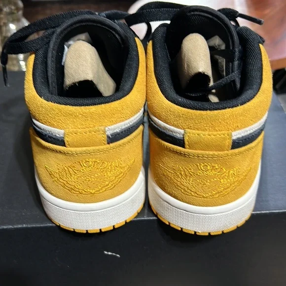 Air Jordan Low Sail/Gym Red/University